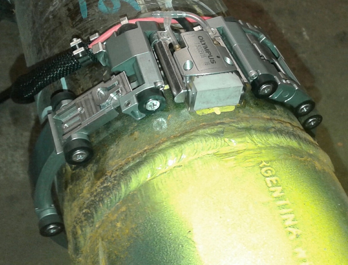 Inspección de soldadura en codo con scanner semiautomático de Phased Array